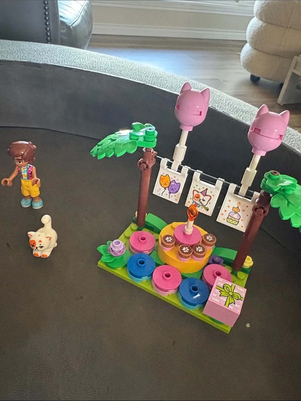 Lego Friends Cat Birthday Party & Treehouse Building
